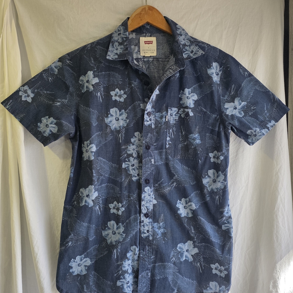 Levi's Men's Blue Hawaiian Short Sleeve Button Down Shirt